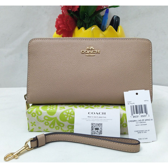 Coach Taupe Brown Crossgrain Leather Zip Around Credit Card Wallet - NWT $298 - Picture 1 of 16
